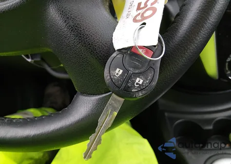 2015 Nissan Versa Note Sr z USA, uszkodzony, nr VIN 3N1CE2CP0FL356711